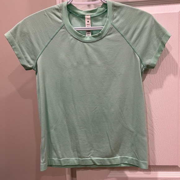 Swiftly Tech Short Sleeve Shirt 2.0 *Race Length - Picture 4 of 5